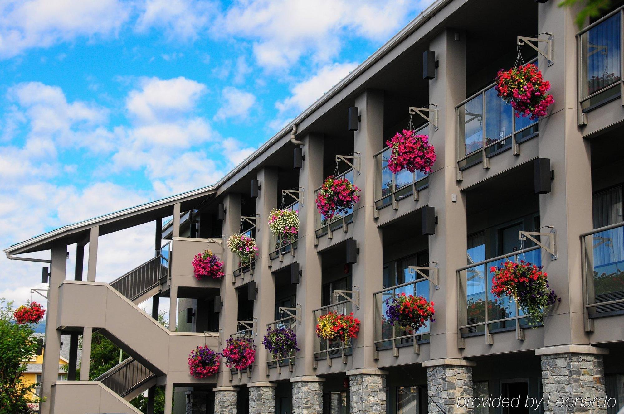 Accent Inns Victoria Exterior photo